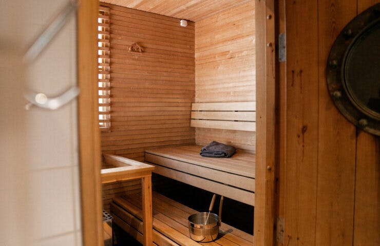 Happens- Bastion Bistro - Takkakabinetti ja sauna - kokoustila