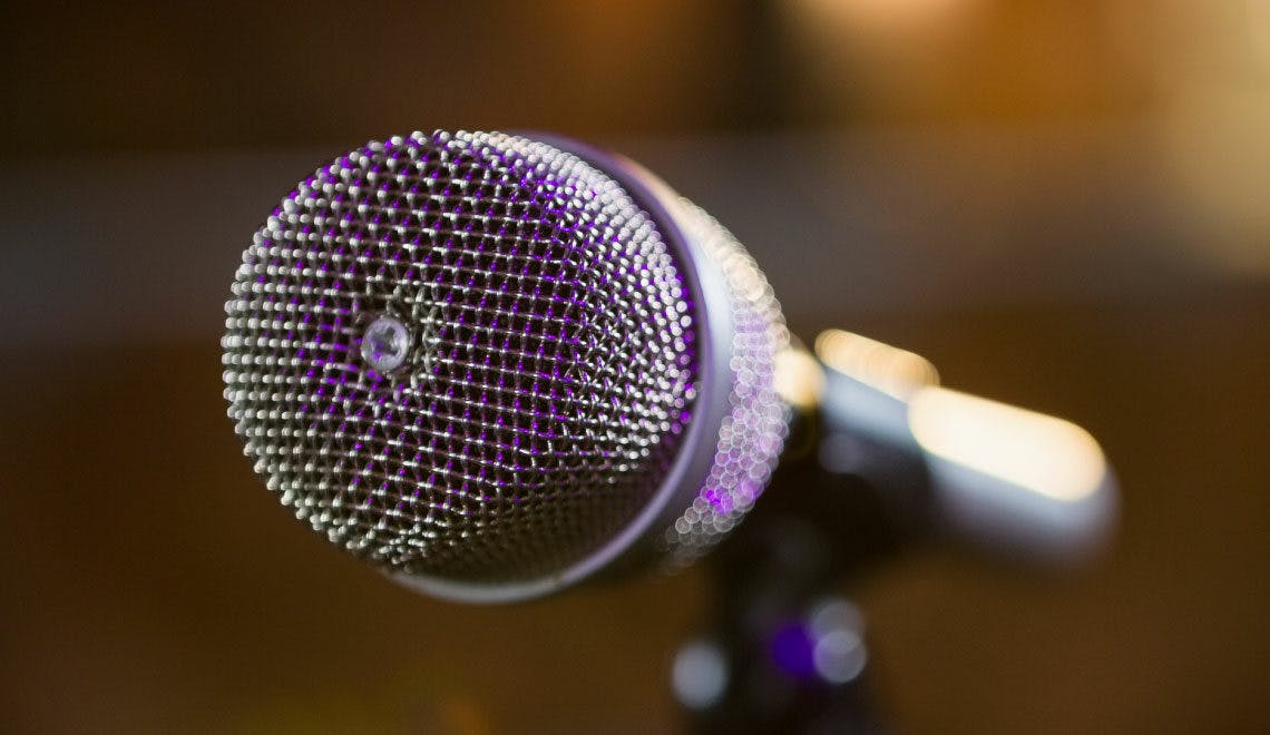 Happens karaoke-tonttu Tunnistatko näistä pikkujoulujuhlijoista kollegasi